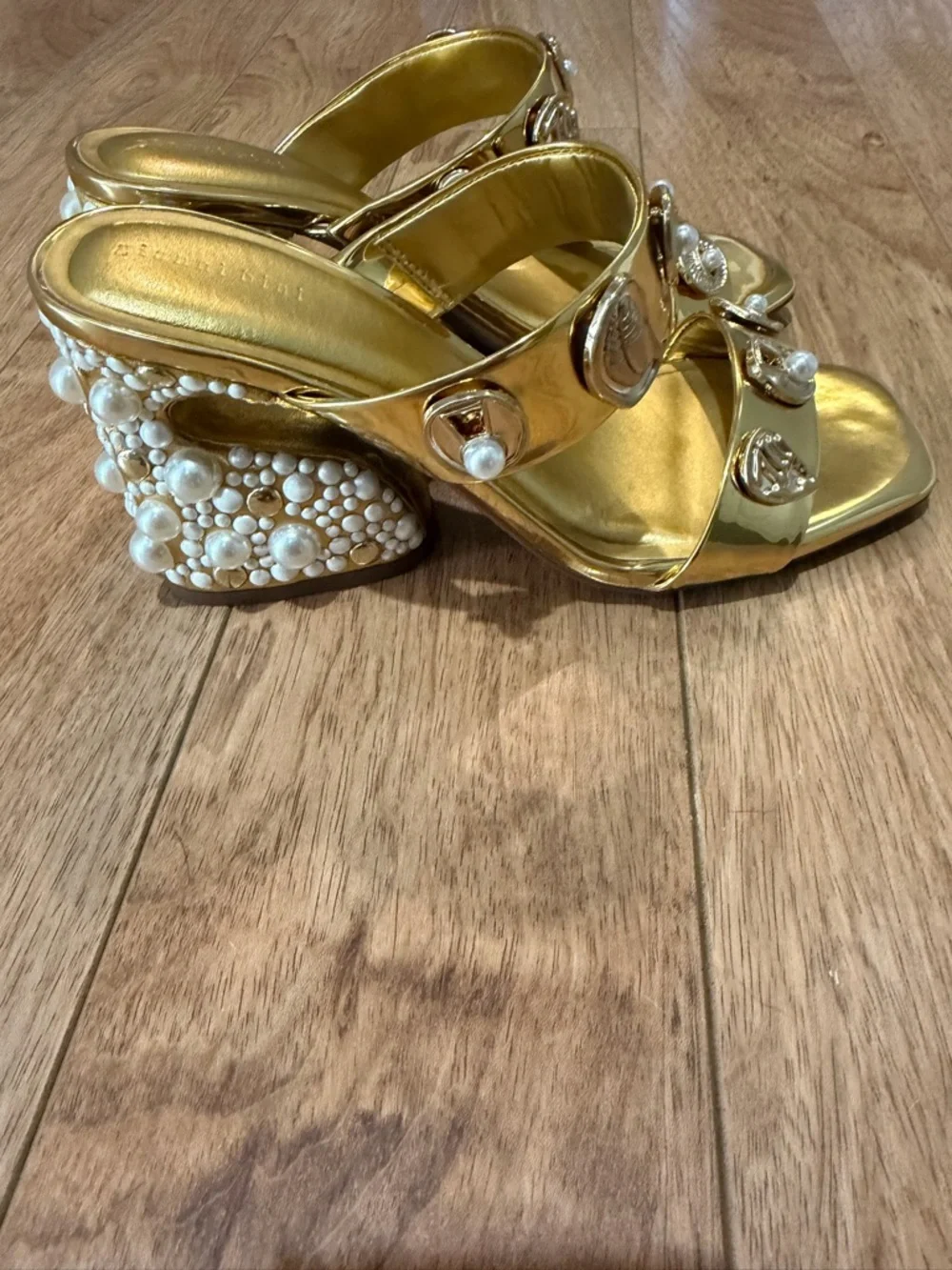 Gianni Bini Gold Pearl Ornament Slide Sandals - Picture 9 of 10